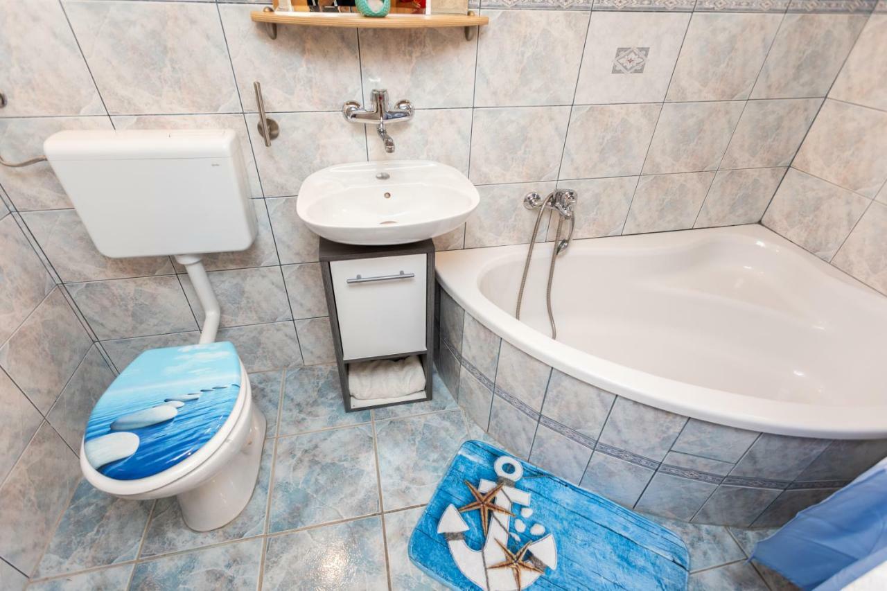 Apartman Verbenia Vrbnik  Esterno foto