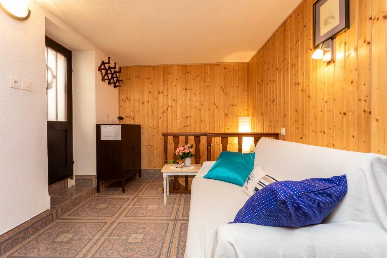 Apartman Verbenia Vrbnik  Esterno foto