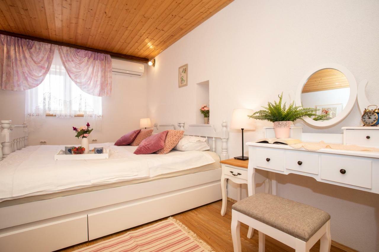 Apartman Verbenia Vrbnik  Esterno foto