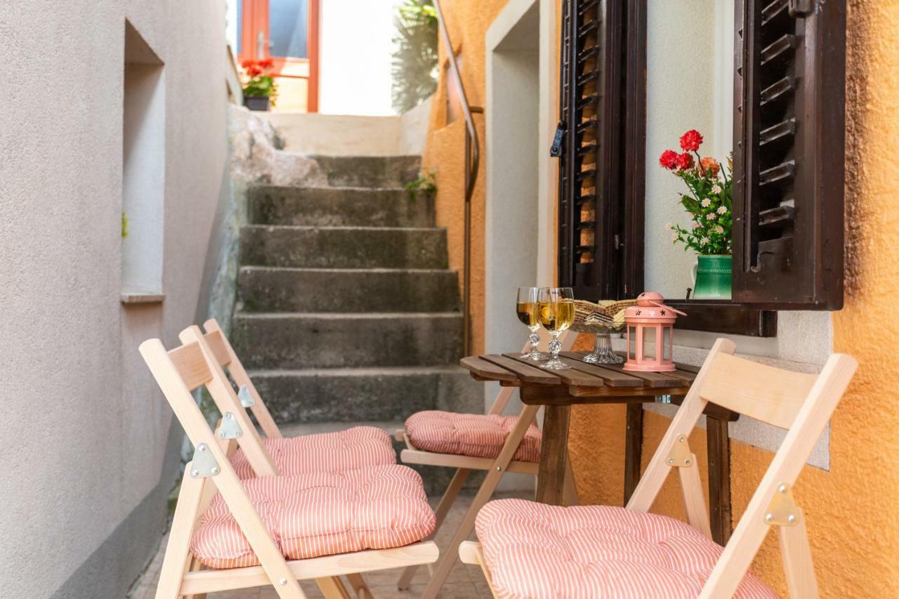 Apartman Verbenia Vrbnik  Esterno foto